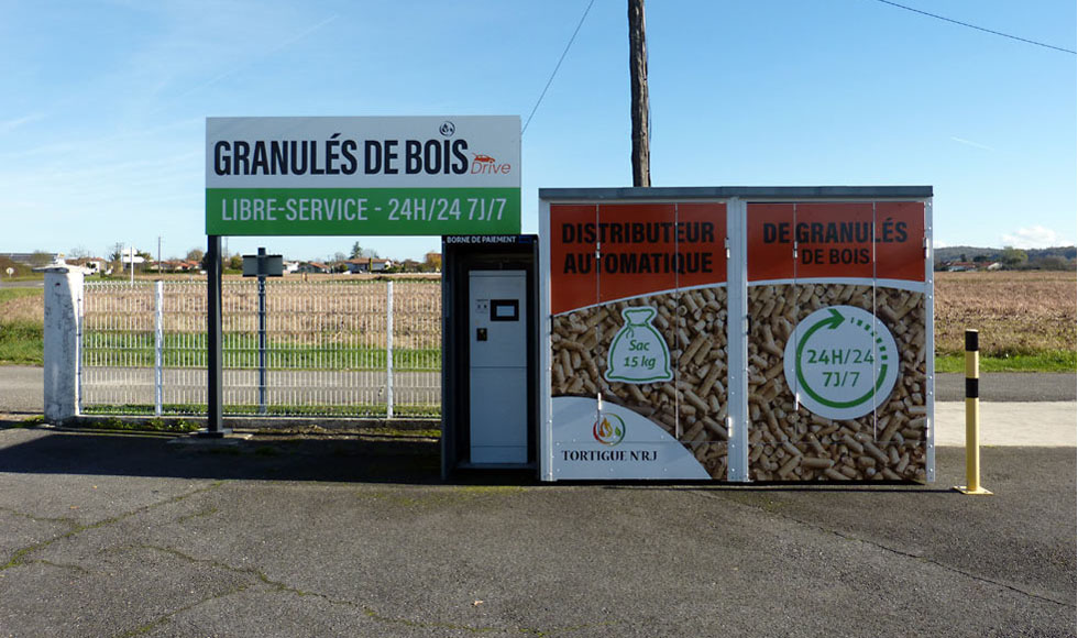 distributeur automatique en libre service de sac de 15 Kg de granulés de bois